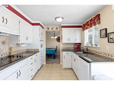 3325 Montebello Avenue Springfield OR 97477
