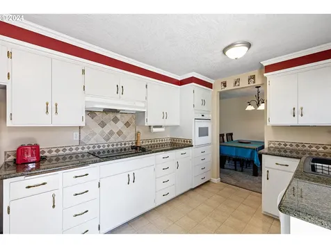 3325 Montebello Avenue Springfield OR 97477