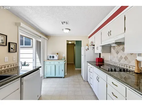 3325 Montebello Avenue Springfield OR 97477