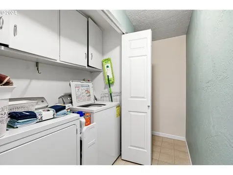 3325 Montebello Avenue Springfield OR 97477
