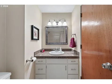 3325 Montebello Avenue Springfield OR 97477