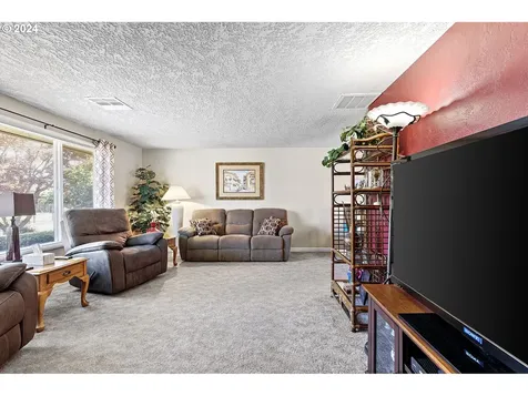 3325 Montebello Avenue Springfield OR 97477