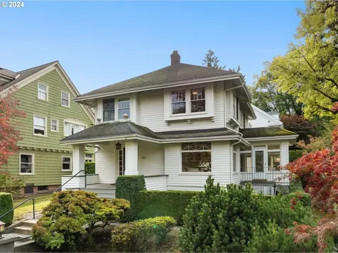 2038 SW Myrtle Street Portland OR 97201