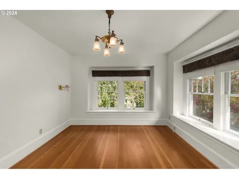 2038 SW Myrtle Street Portland OR 97201
