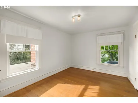 2038 SW Myrtle Street Portland OR 97201