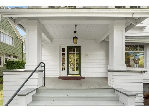 2038 SW Myrtle Street Portland OR 97201