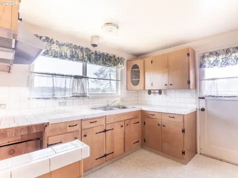 91177 Cape Arago Highway Coos Bay OR 97420