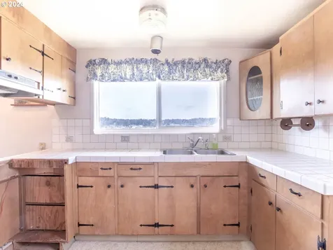 91177 Cape Arago Highway Coos Bay OR 97420