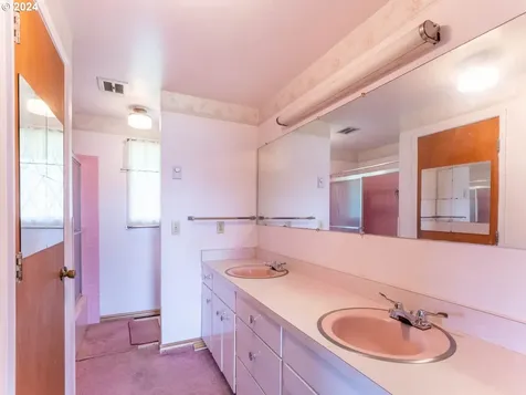 91177 Cape Arago Highway Coos Bay OR 97420