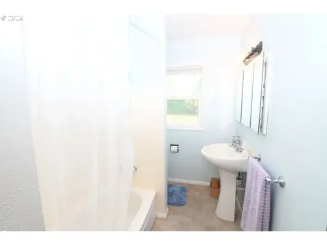 213 SE 101st Avenue Vancouver WA 98664