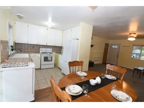 213 SE 101st Avenue Vancouver WA 98664