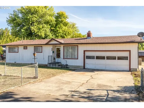 536 Glen Avenue Sutherlin OR 97479