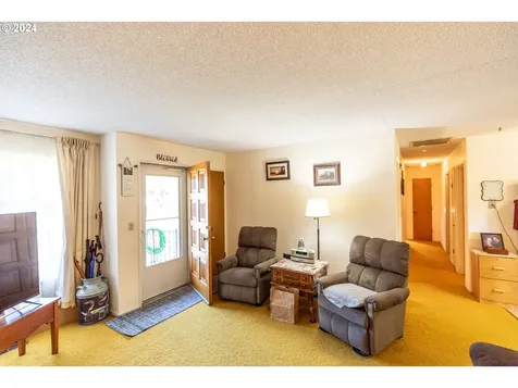 536 Glen Avenue Sutherlin OR 97479