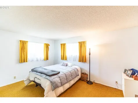 536 Glen Avenue Sutherlin OR 97479