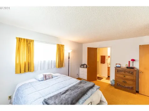 536 Glen Avenue Sutherlin OR 97479