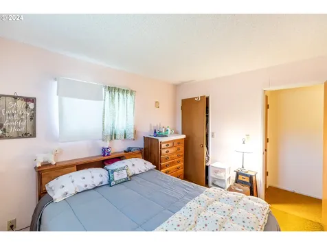 536 Glen Avenue Sutherlin OR 97479
