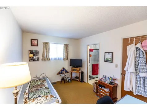 536 Glen Avenue Sutherlin OR 97479