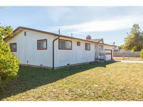 536 Glen Avenue Sutherlin OR 97479