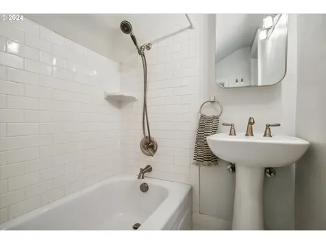 5026 NE Mallory Avenue Portland OR 97211