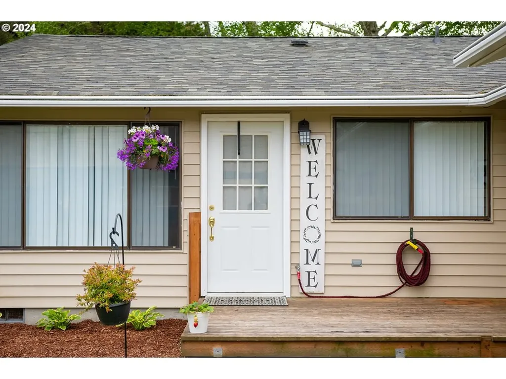 32 36 SW 10th Place Warrenton OR 97146