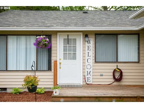 32 36 SW 10th Place Warrenton OR 97146