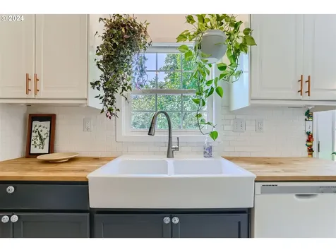 2658 Oxford Street West Linn OR 97068