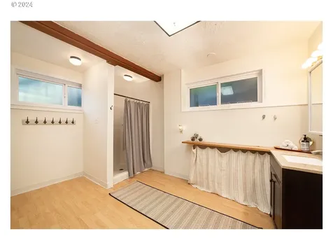 8767 Nw Springville Road Portland OR 97231