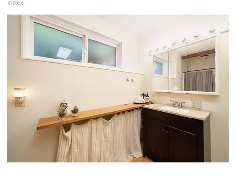 8767 Nw Springville Road Portland OR 97231