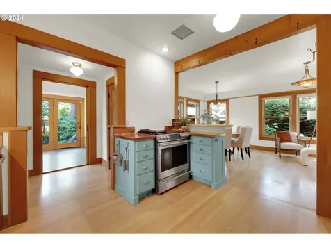888 W 8th Avenue Eugene OR 97402
