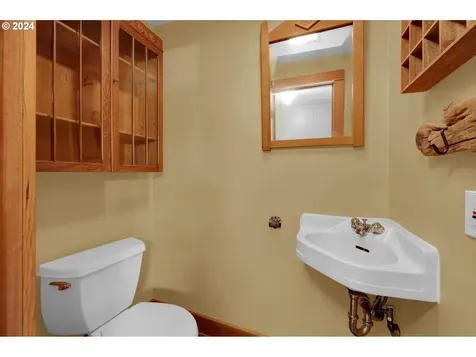 888 W 8th Avenue Eugene OR 97402