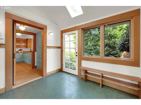 888 W 8th Avenue Eugene OR 97402