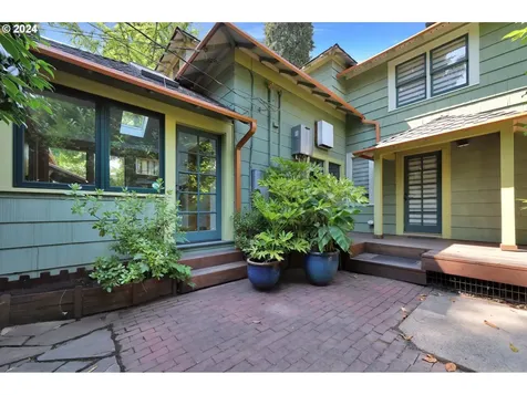 888 W 8th Avenue Eugene OR 97402