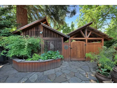 888 W 8th Avenue Eugene OR 97402