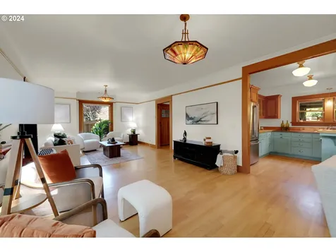888 W 8th Avenue Eugene OR 97402