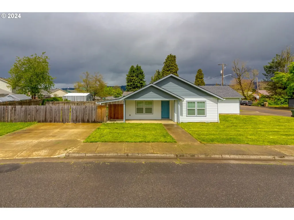 814 18th Avenue Sweet Home OR 97386