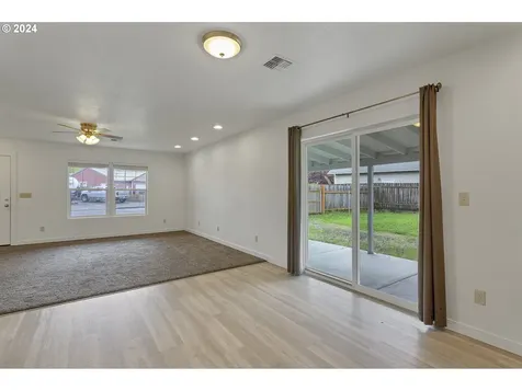 814 18th Avenue Sweet Home OR 97386
