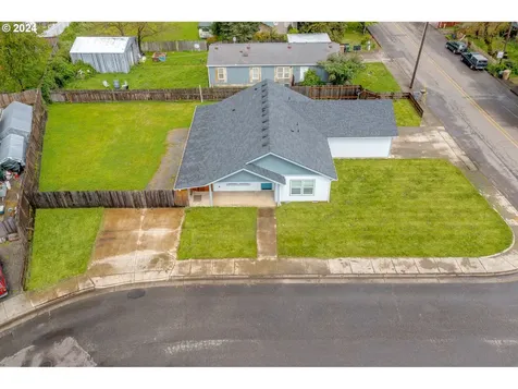 814 18th Avenue Sweet Home OR 97386