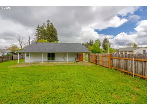 814 18th Avenue Sweet Home OR 97386
