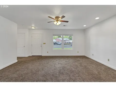 814 18th Avenue Sweet Home OR 97386