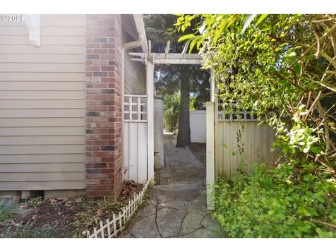 1125 Ne 157th Avenue Portland OR 97230