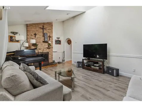 1125 Ne 157th Avenue Portland OR 97230