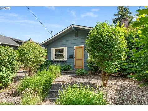 4322 Se Mitchell Street Portland OR 97206