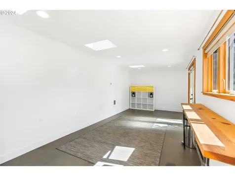 4322 Se Mitchell Street Portland OR 97206