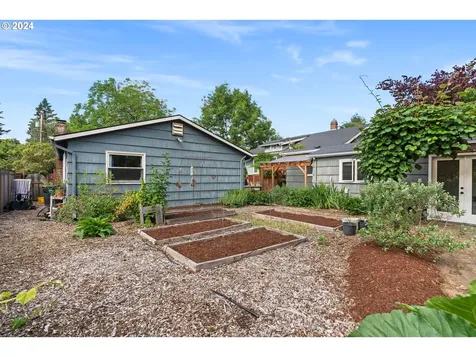 4322 Se Mitchell Street Portland OR 97206