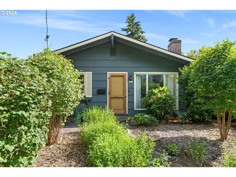 4322 Se Mitchell Street Portland OR 97206