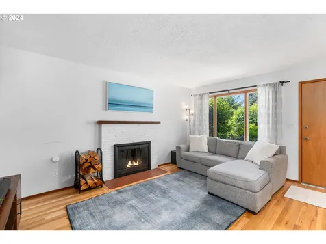 4322 Se Mitchell Street Portland OR 97206