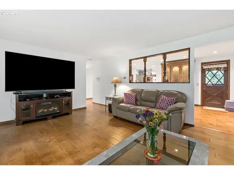54638 Reid Road Scappoose OR 97056