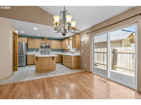 818 Howard Jordan Loop Dayton OR 97114