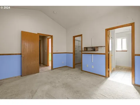 818 Howard Jordan Loop Dayton OR 97114