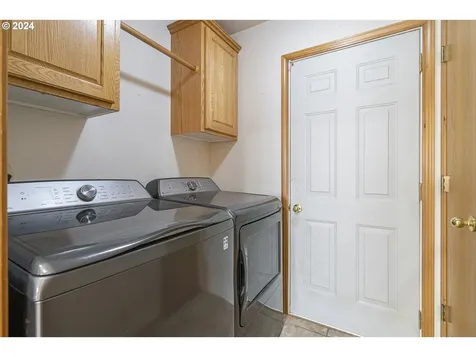 818 Howard Jordan Loop Dayton OR 97114